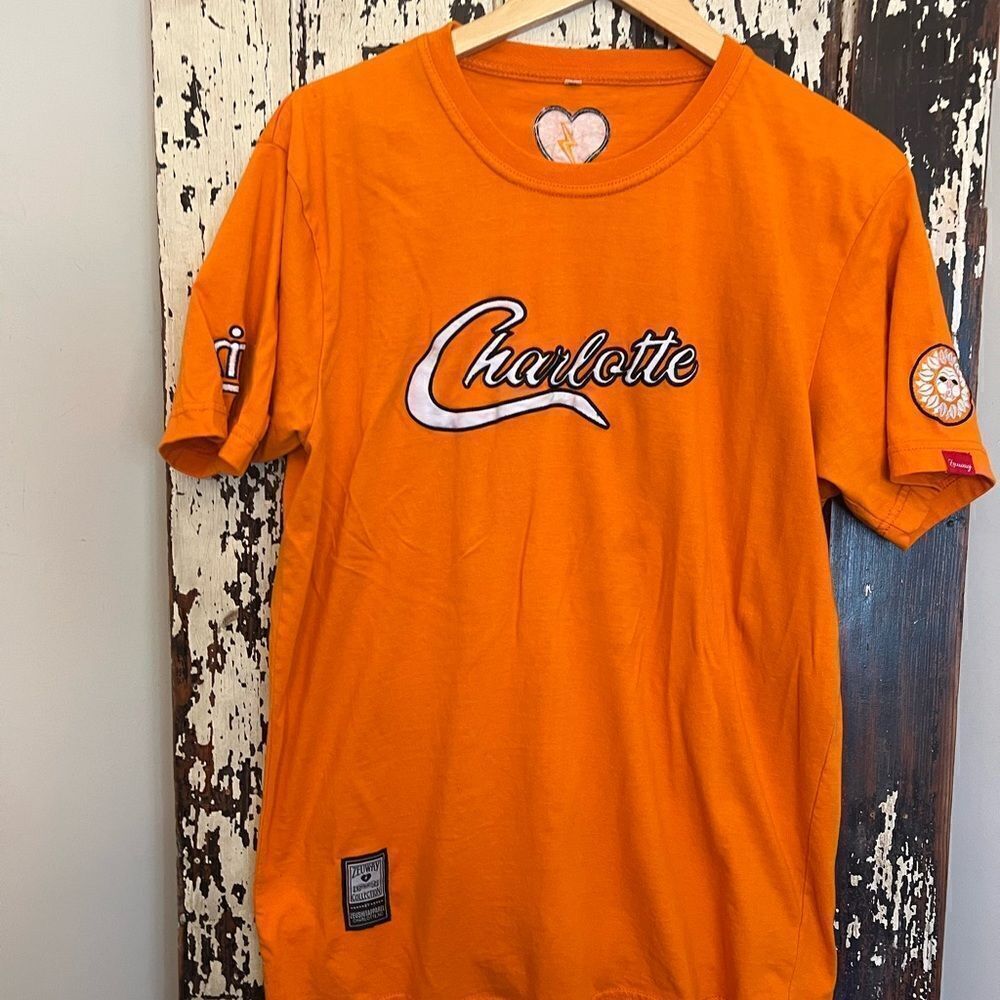 Men’s Embroidered Charlotte T-shirt. Size XL.